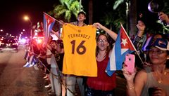 Kubánci v Miami oslavují úmrtí kubánského vdce Fidela Castra.