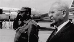 Fidel Castro na návtv eskoslovenska. Na snímku s generálním tajemníkem KS...