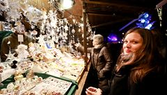 V sobotu zárove zaaly v Brn vánoní trhy.