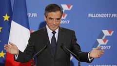 Mus skonit. Kandidt francouzsk pravice Fillon doplc na trafiku pro enu