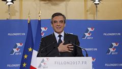 Fillon v boji o post prezidenta Francie zaostv za dvma protikandidty jen o procento