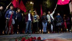 Mexití komunisté truchlí za Castra ped kubánskou ambasádou.
