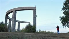 Švehlovo ‚Stonehenge‘ chátrá. Na opravu památníku chybějí miliony