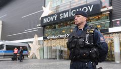 Evakuace obchodního centra Nový Smíchov na pražském Andělu. | na serveru Lidovky.cz | aktuální zprávy