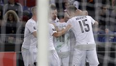 Fotbalisté Plzn se radují z vyrovnávacího gólu proti AS ím.