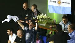 Argentinské fanouky dirigoval legendární fotbalista Diego Maradona.