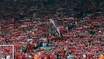 Fanoušci Liverpoolu během exhibičního utkání na počest obětí z Hillsborough.