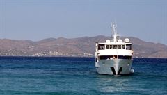 Agistri - na ostrov piplouvájí nejenom trajekty ale i výletní lod
