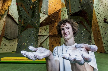 Adam Ondra po návratu z USA zase plhal po zdi.