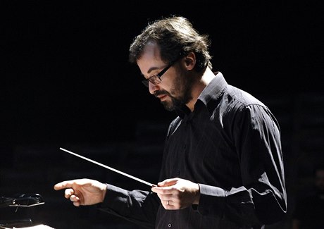 Dirigent Marko Ivanovič. 
