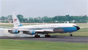 V roce 1958 do prezidentsk flotily pibyl prvn Boeing, upraven model 707. Na...