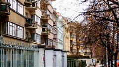 Název ulice se vá�e k p�vodní obci P�ední Ovenec, je� se v této lokalit�...
