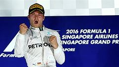 Nico Rosberg slaví titul mistra svta.