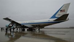 Air Force One ped odletem prezidenta Barracka Obamy ze základny Andews v...