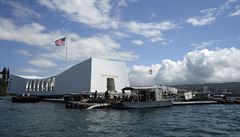 Památník americké bitevní lodi USS Arizona na havajském Pearl Harboru.