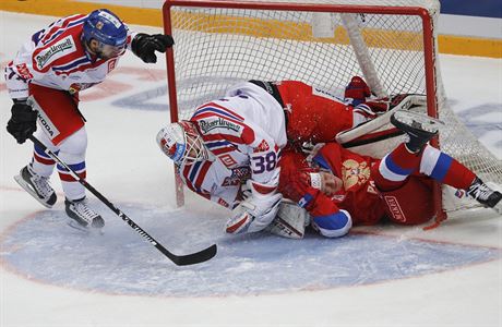 Rus Andrej Svetlakov tentokrt skonil v esk brance hjen Dominikem Furchem...