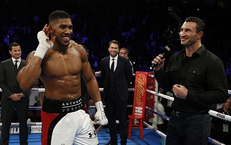 Anthony Joshua a Vladimir Kliko.