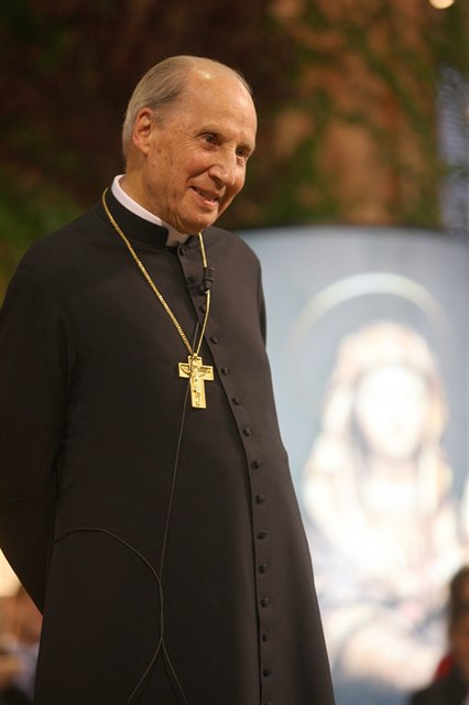 Nejvyí pedstavitel Opus Dei Javier Echevarría.