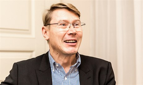 Létající Fin Mika Häkkinen na setkání s novinái.