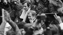 Václav Havel a s bílou šálou František Kollman.