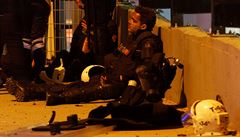 Ranný policista pomáhal po explozi v Istanbulu.