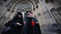 Kardinál Dominik Duka spolu s Dagmar Havlovou.