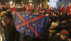 Ve Varšavě se koná protidemonstrace na podporu vlády