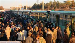 Z Aleppa bylo evakuováno 350 lidí. Lidé čekali v autobusech celý den