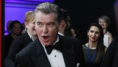 Irský herec Pierce Brosnan byl na ceremoniálu mediáln� nejvíce obletovanou...