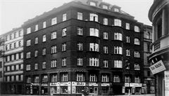 Zakladatel tradice. Prostor v roce 1936 pronajal nakladatel Josef Hokr.