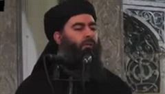 Abú Bakr Bagdádí na videozáznamu zveejnném na zaátku ervence.