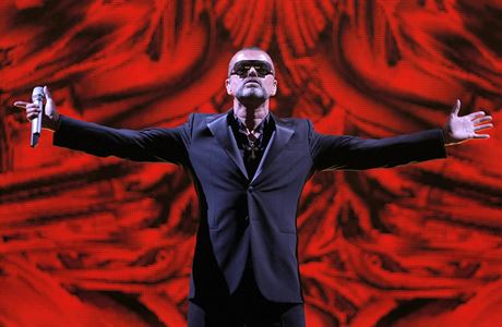 George Michael v roce 2012 pi koncert, jeho výtek el na boj proti AIDS: