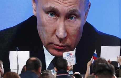 Prezident Vladimir Putin na každoroční bilanční tiskové konferenci v Moskvě.