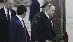Rozlouení s Karlovem se zúastnil jak Vladimir Putin, tak ministr zahranií...