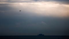 Ruská helikoptéra a lo hledají zmizelý letoun Tu-154.