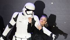 Carrie Fisher pózuje novinám na premiée Star Wars: Síla se probouzí v...