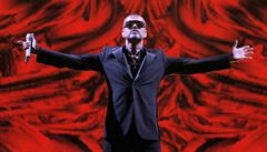 George Michael v roce 2012 pi koncert, jeho výtek el na boj proti AIDS: