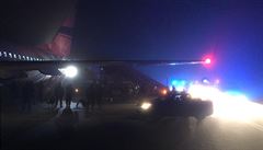 Letadlo, které v Praze nouzově přistálo poté, co muž na plaubě hrozil bombou. | na serveru Lidovky.cz | aktuální zprávy