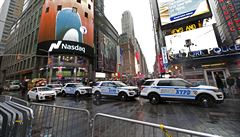 ada policejních voz na Times Square.
