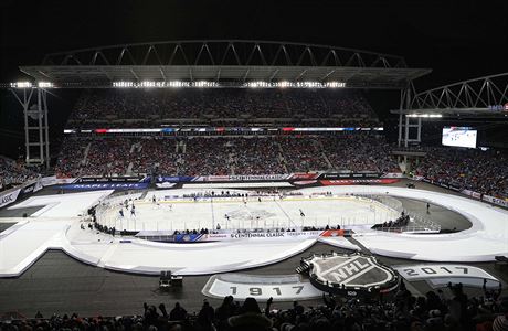 Centennial Classic, zpas NHL pod otevenm nebem mezi Torontem a Detroitem.