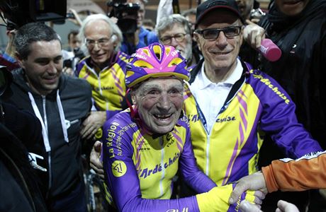 Richard Marchand slav po cyklistick hodinovce, kterou zvldl ve 105 letech.