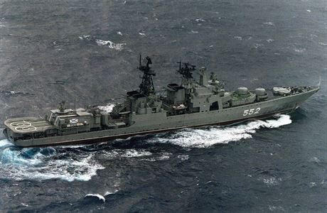 Rusk raketov torpdoborec Admiral Tribuc.