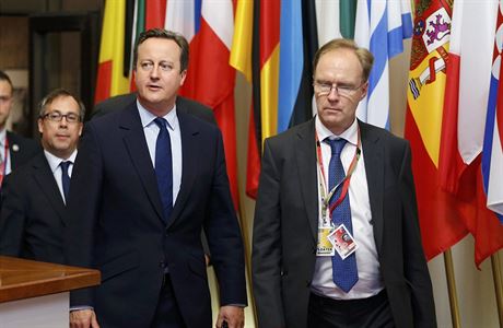 Britsk velvyslanec pi EU Ivan Rogers (vpravo) s expremirem Davidem Cameronem...