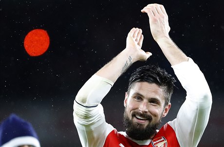 Olivier Giroud slaví svj gól korpiona.