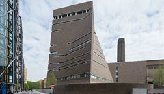 Nová budova Tate Modern od architekt Herzog &de Meuron pipomínající zalomenou...