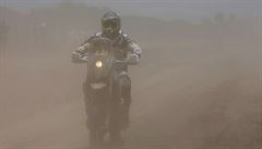 Chilan Pablo Quintanilla na své motorce Husqvarna ve druhé etap Rallye Dakar.