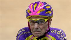 Richard Marchand po cyklistické hodinovce, kterou absolvoval ve 105 letech.