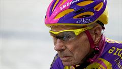 Richard Marchand po cyklistické hodinovce, kterou absolvoval ve 105 letech.