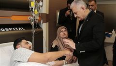 Turecký premiér Binali Yildirim v nemocnici mluvil s muem, který útok peil.