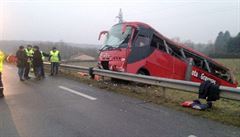 Ve Francii boural autobus, asi kvůli ledovce. Zemřelo pět lidí, 27 je zraněno
